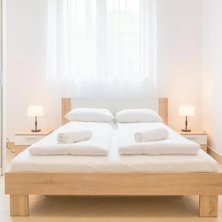 Parkowa Polana Myweek Polanica-Zdrój